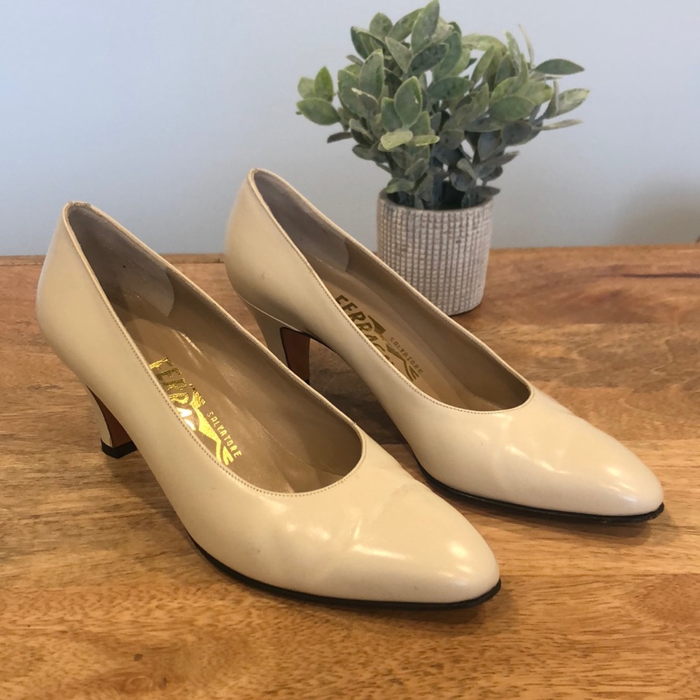 Ferragamo Salvatore off-White pumps *Vintage* 6B